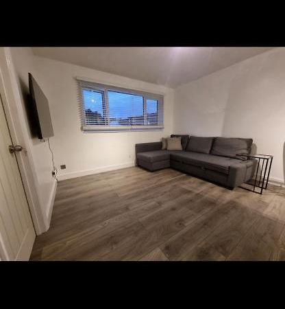 Modern 2 Bed Apartment & Free Parking Canterbury Bagian luar foto