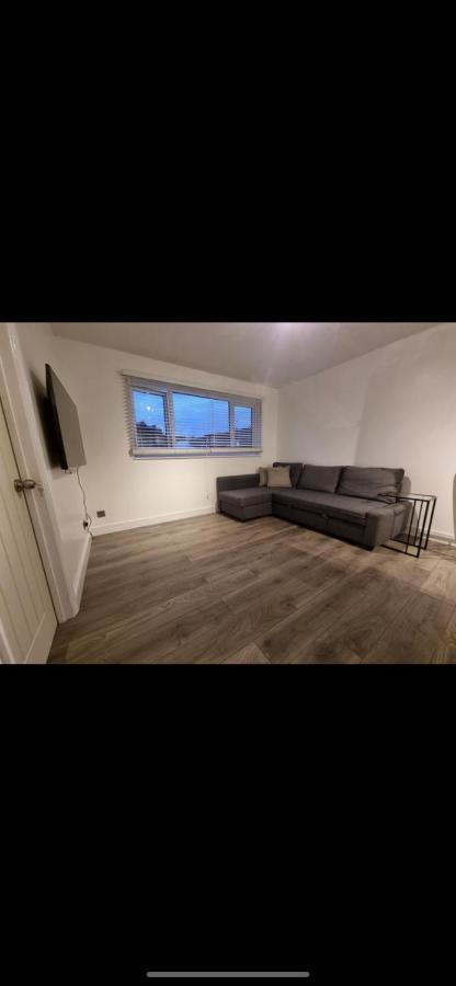 Modern 2 Bed Apartment & Free Parking Canterbury Bagian luar foto