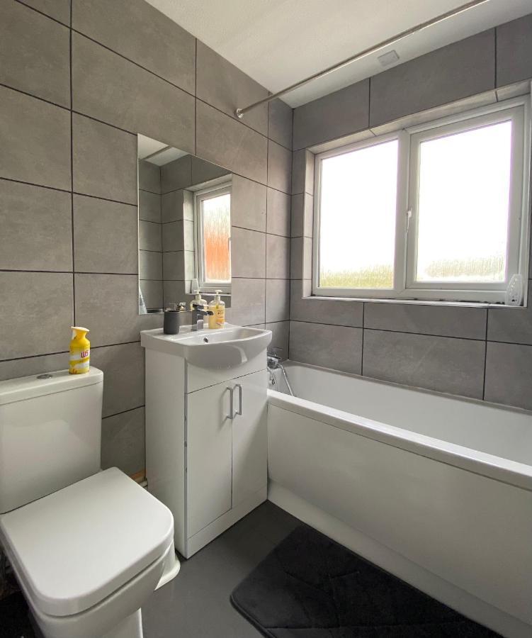 Modern 2 Bed Apartment & Free Parking Canterbury Bagian luar foto