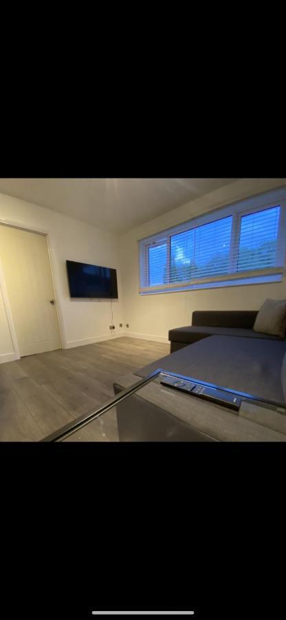 Modern 2 Bed Apartment & Free Parking Canterbury Bagian luar foto