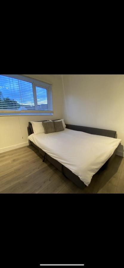 Modern 2 Bed Apartment & Free Parking Canterbury Bagian luar foto